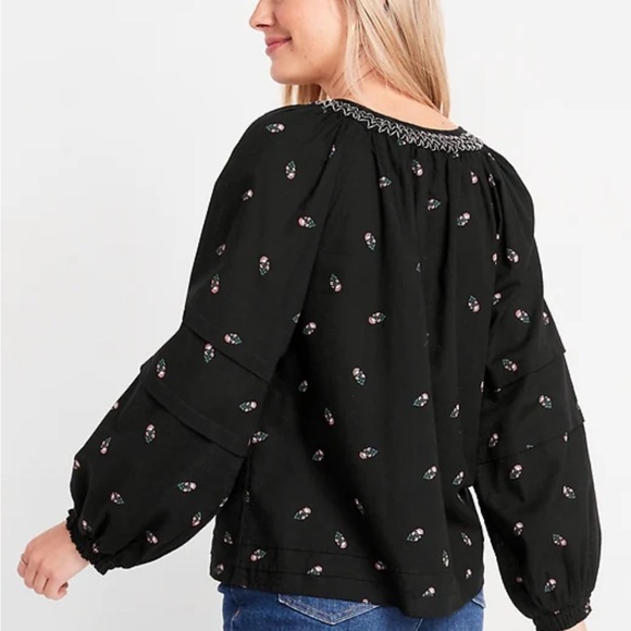 Old Navy Black and White Embellished Blouse with Long Sleeves - Picture 3 of 3